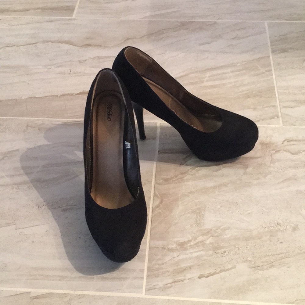 Blk suede heels Sz 7.5 mossimo